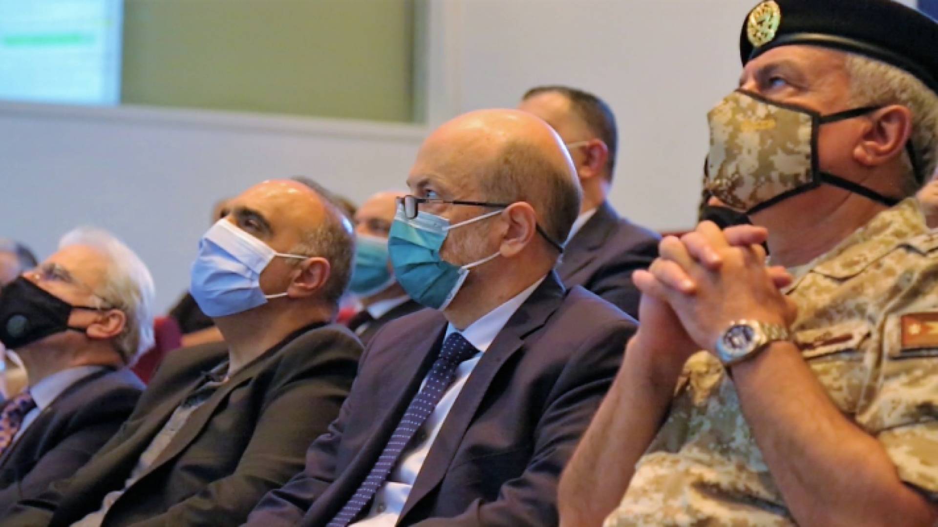 الرزاز يؤكد أهمية مأسسة إدارة الأزمات ووضع الخطط المسبقة للتعامل معها