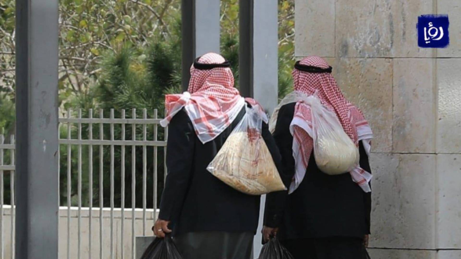 واحد من كل إثنين من العاملين شهد انخفاضا في الأجر الشهري و9% تم تسريحهم من وظائفهم