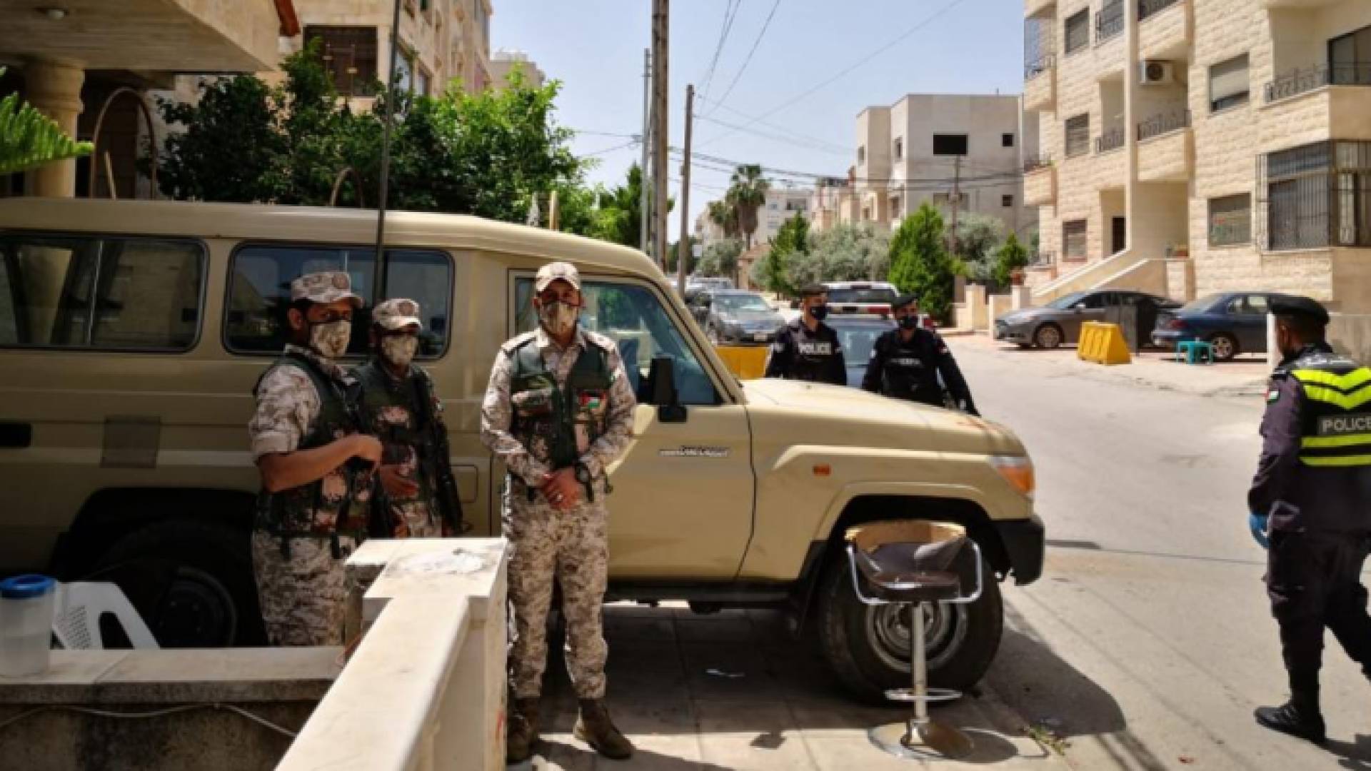 محافظ اربد: رفع العزل عن اخر منزل في الرمثا