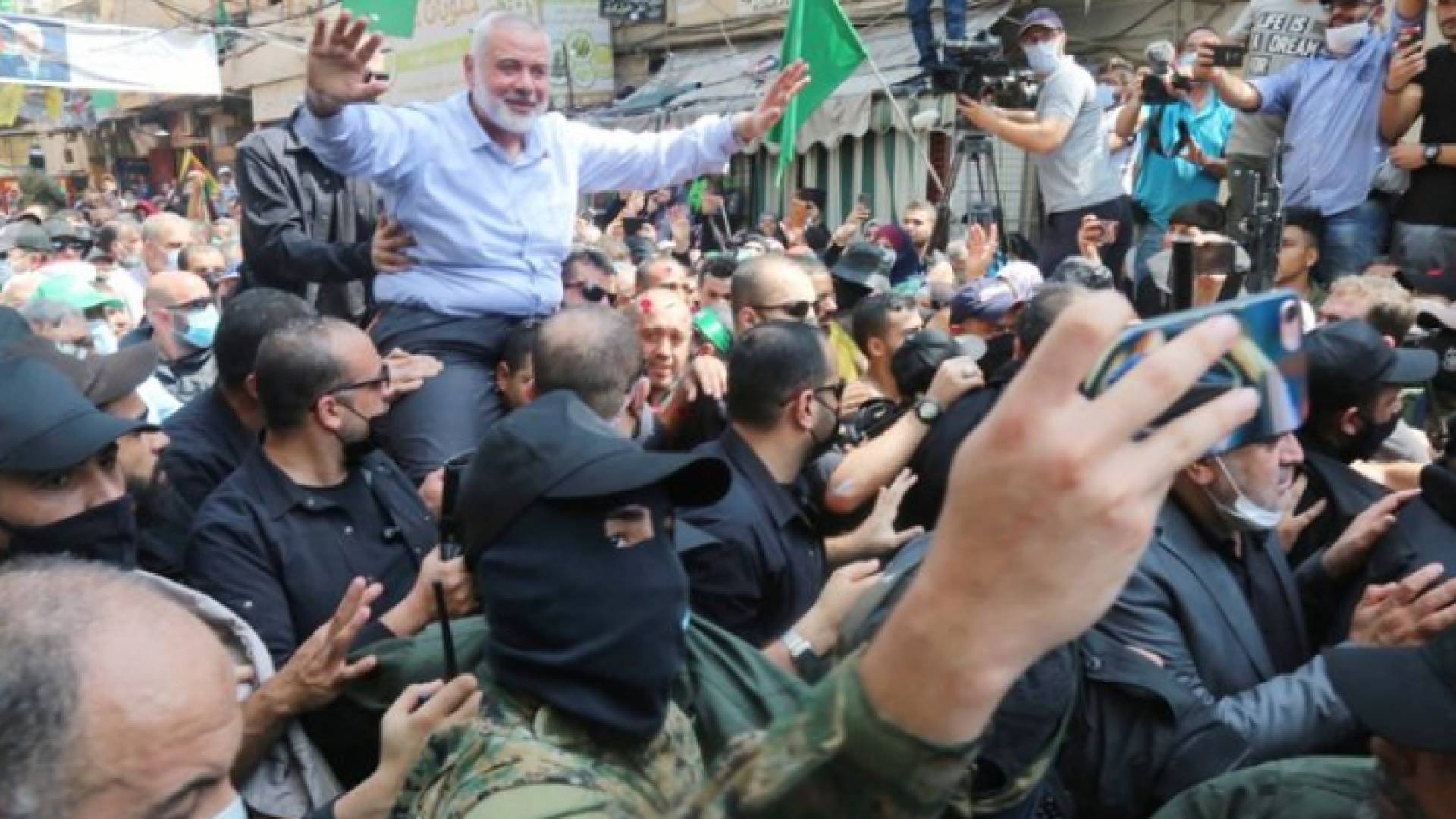 هنية حظي باستقبال حاشد في مخيم عين الحلوة