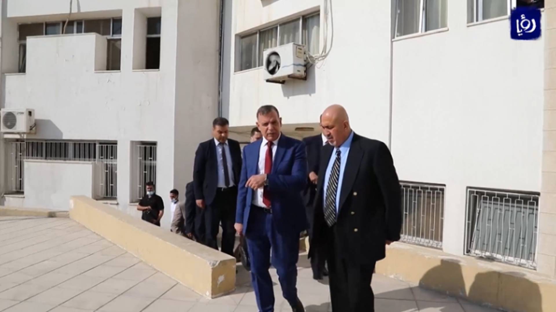 زيارة وزير الصحة تطوي صفحة استقالة مدير البشير وتفتح بابا للانتقادات