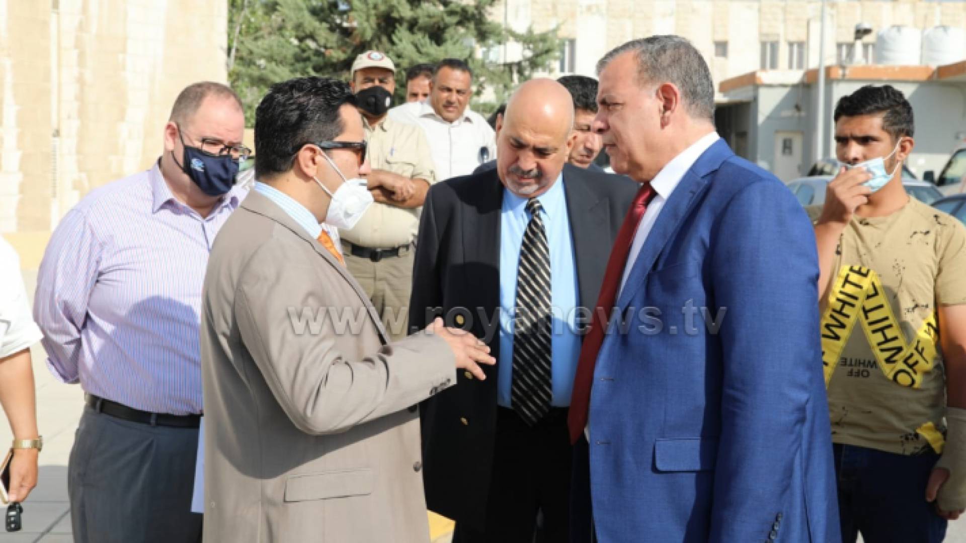 من زيارة الرزاز الى مستشفى البشير