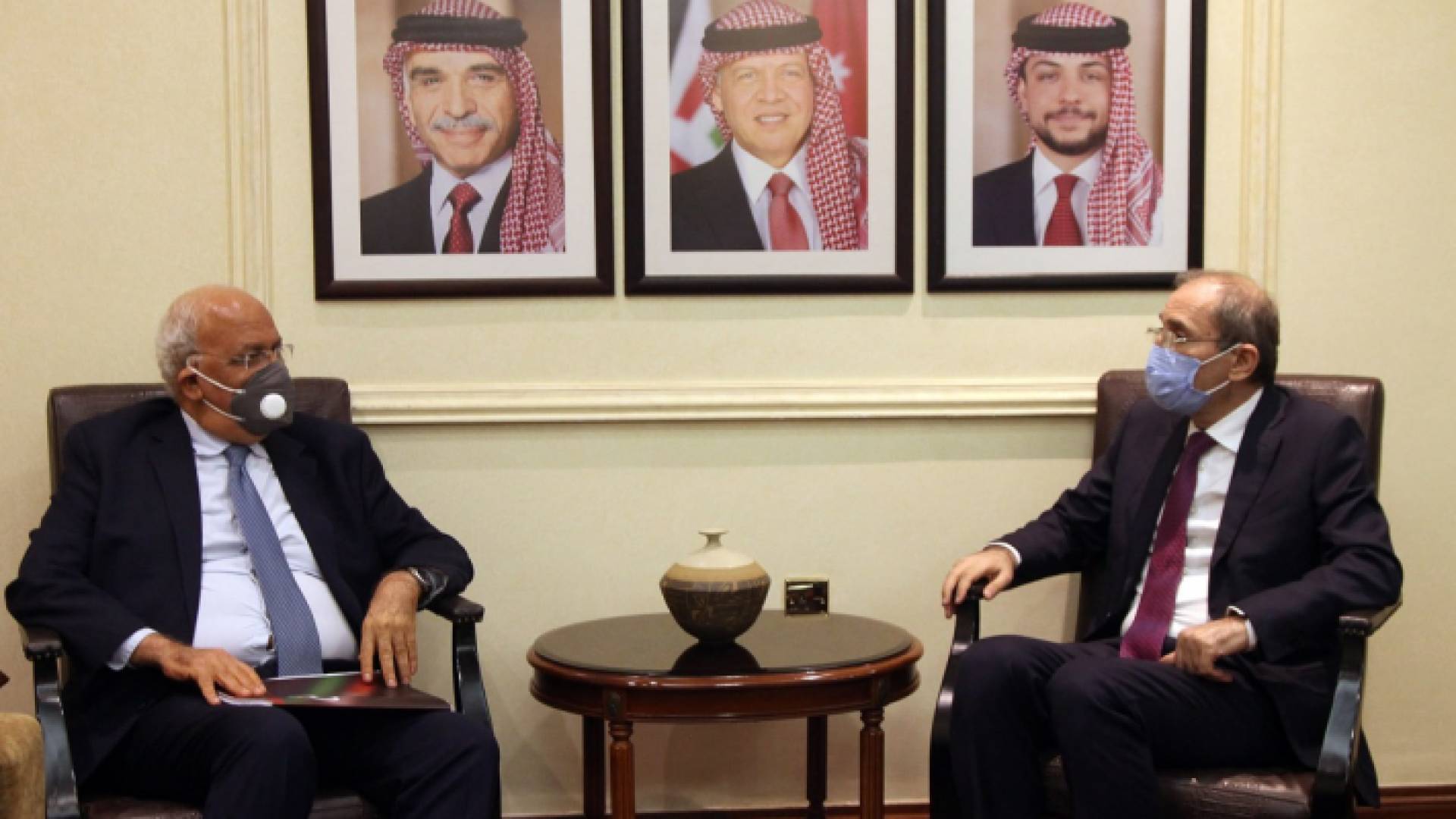 الصفدي يبحث مع عريقات تطورات القضية الفلسطينية