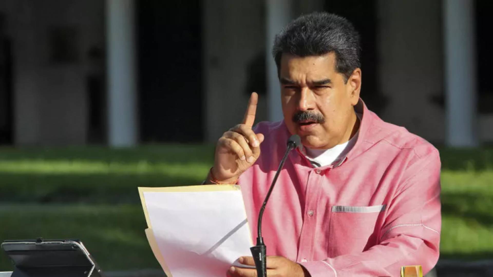 صورة نشرتها الرئاسة الفنزويلية للرئيس نيكولاس مادورو