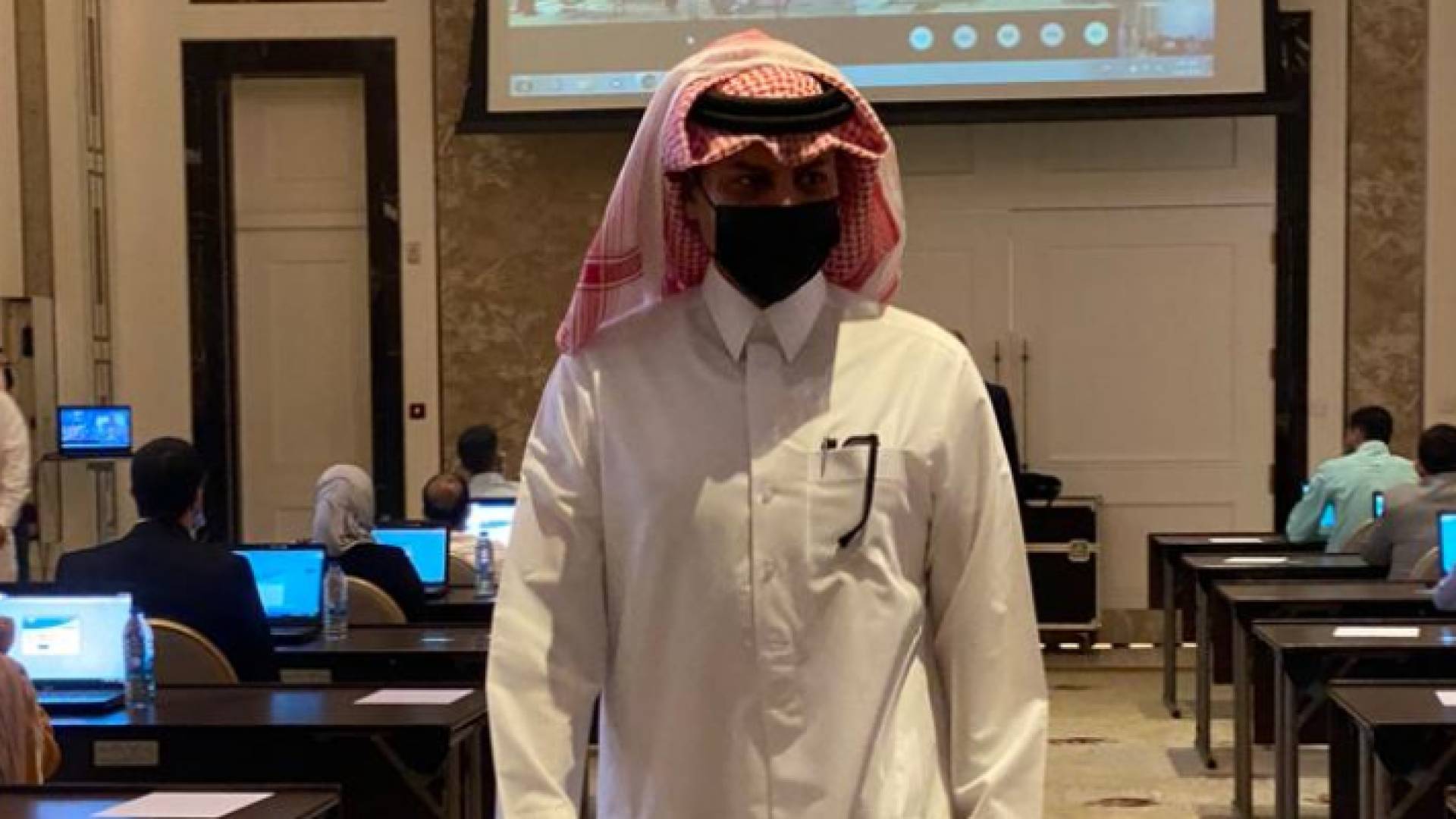 كما أشاد بمستوى العاملة الاردنية