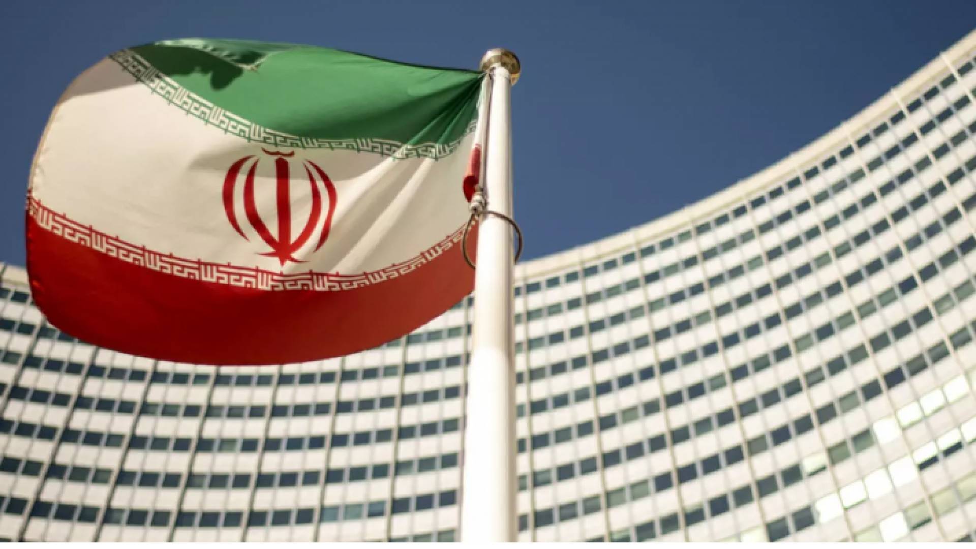 طهران: العقوبات الامريكية "تدمر حياة الملايين"