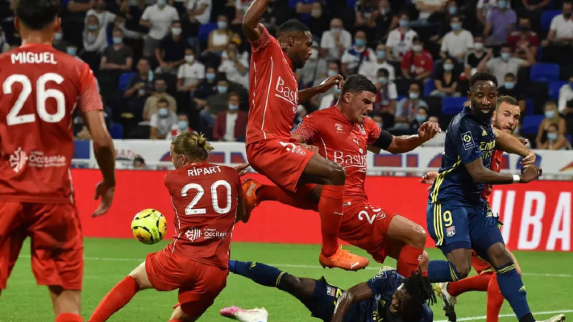 بطولة فرنسا: تعادل سلبي مخيب بين ليون ونيم