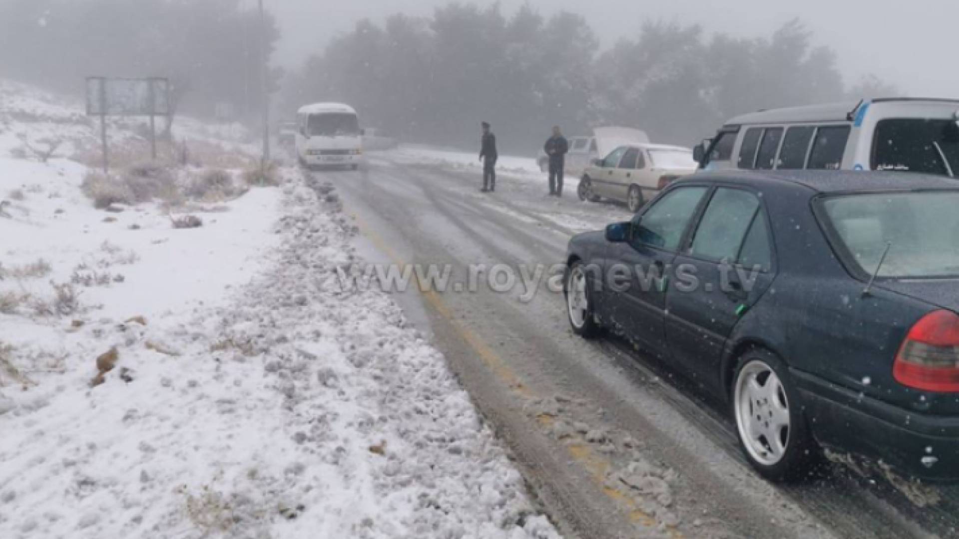 الأشغال تطلق خطتها لطوارئ الشتاء وتبدأ بفتح وتنظيف عبارات تصريف المياه ومجاري السيول