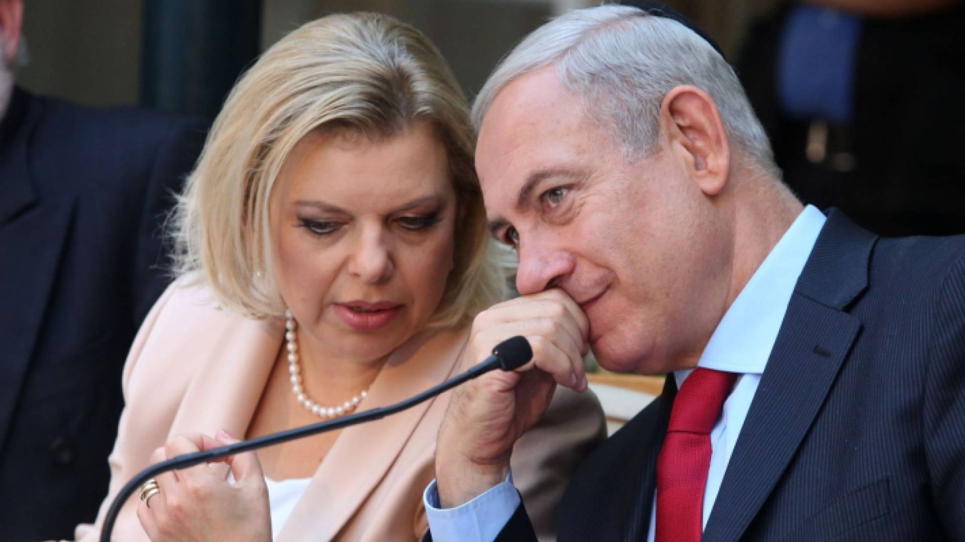 نتنياهو وزوجته سارة