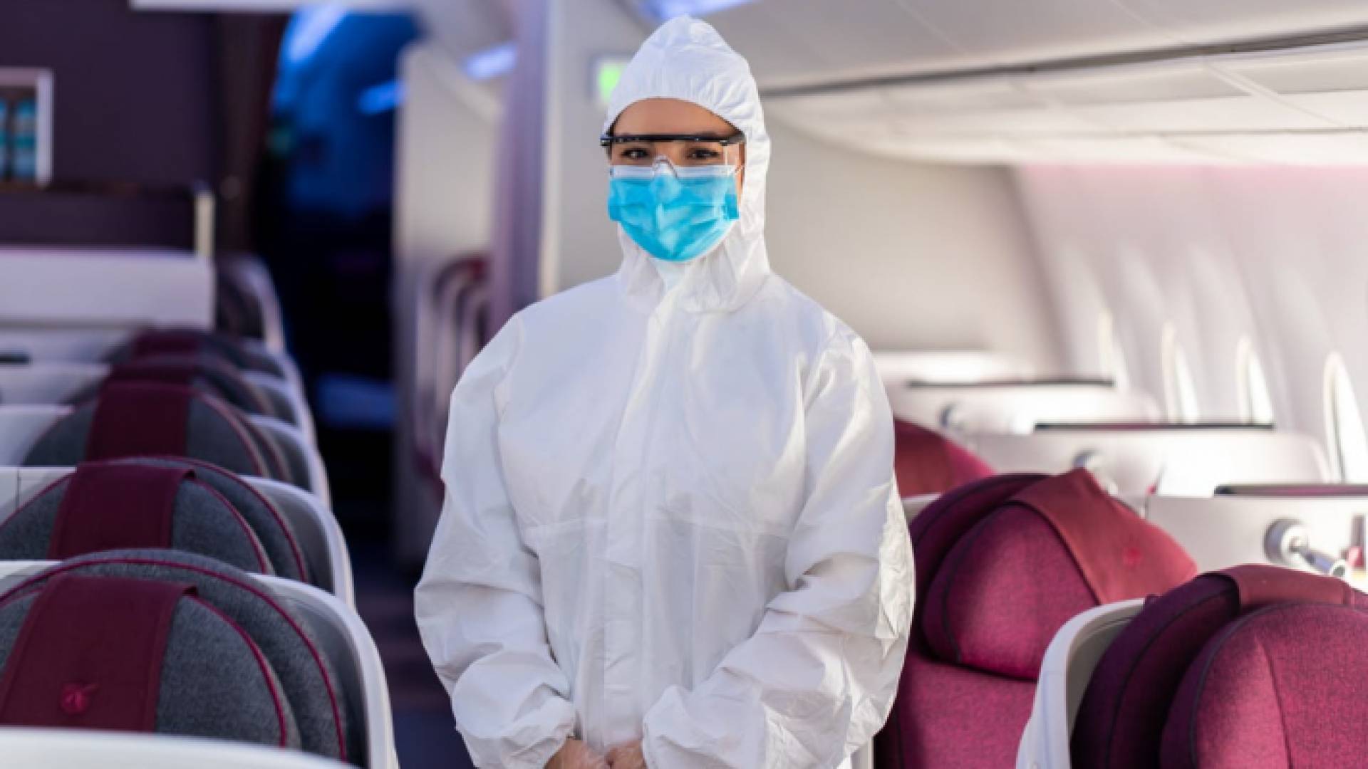 إحدى مضيفات شركة الخطوط الجوية القطرية