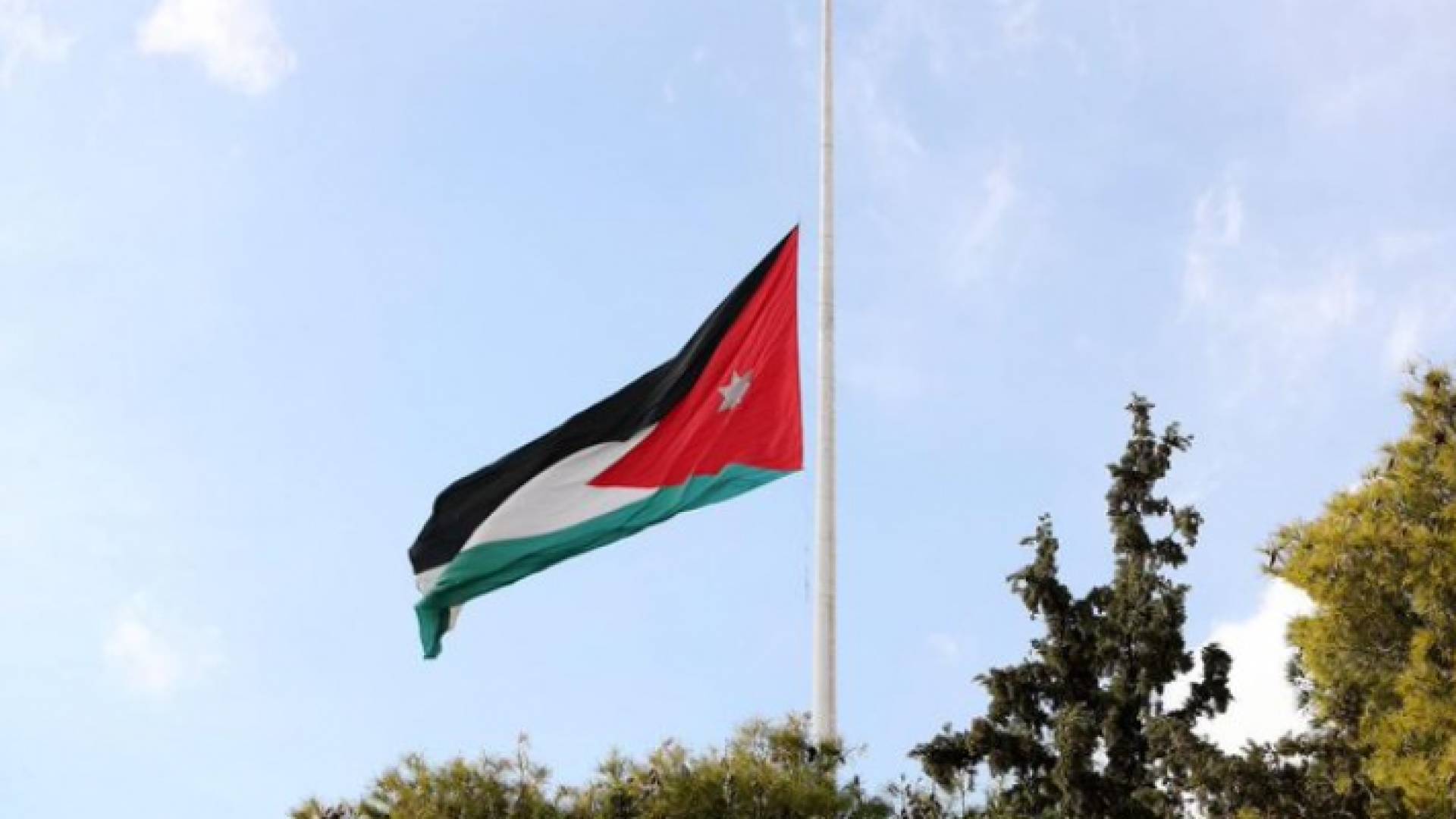 الرزاز يعلن حالة الحداد وتنكيس الأعلام 3 أيام حدادا على أمير الكويت