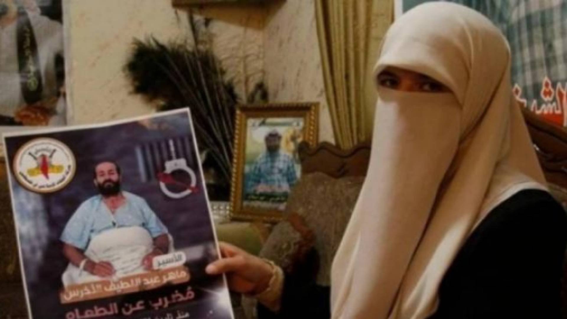 زوجة الأسير ماهر الأخرس المضرب عن الطعام منذ (73) يوما