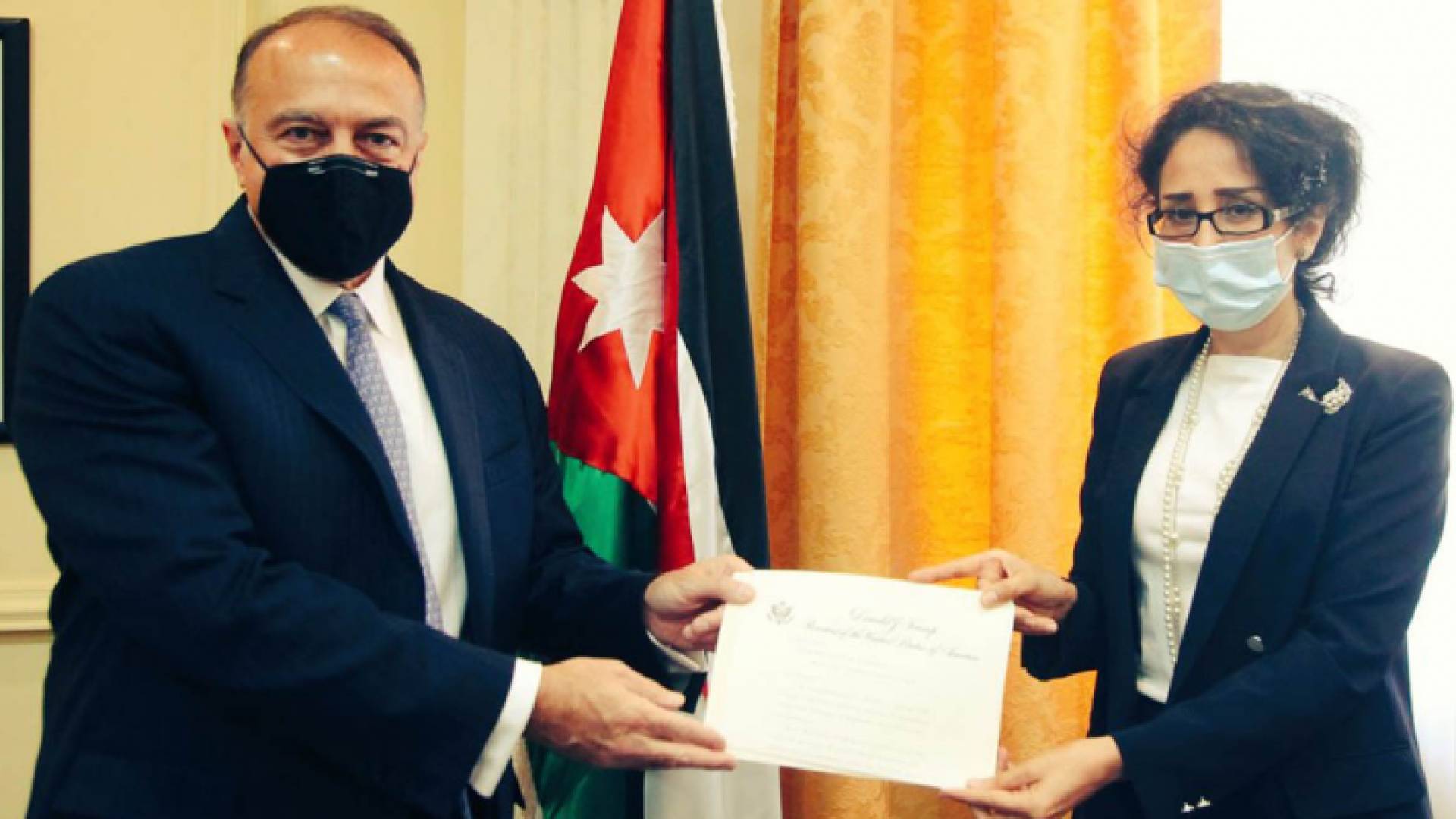 الخارجية تتسلم نسخة من اوراق اعتماد السفير الاميركي