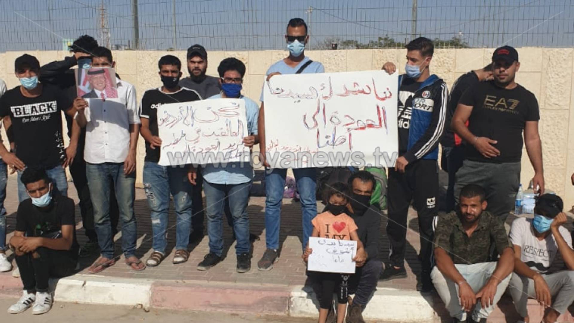 عالقون قرب جسر الملك حسين مع الأراضي الفلسطينية المحتلة