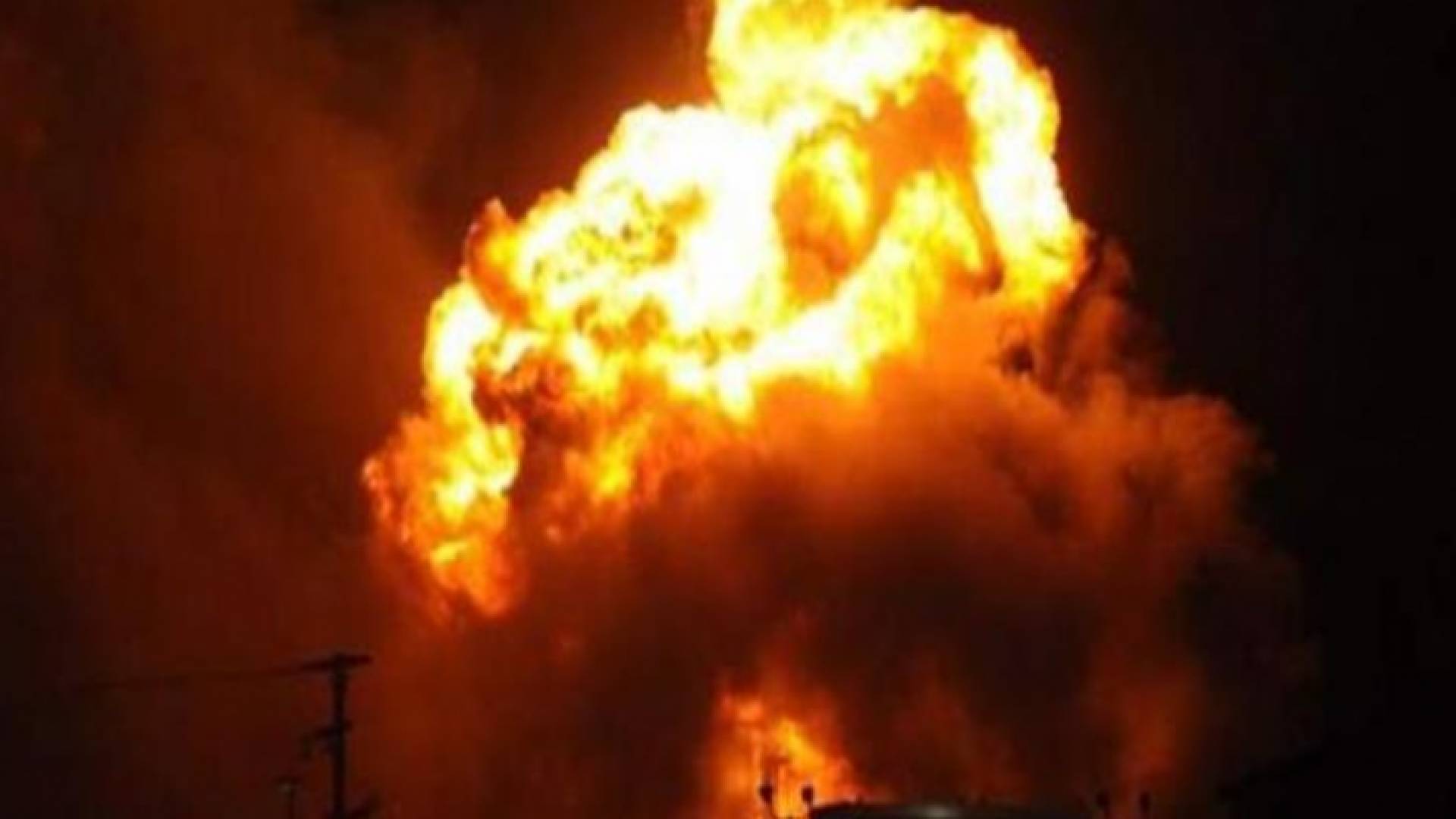 جرحى بانفجار خزان وقود في بيروت