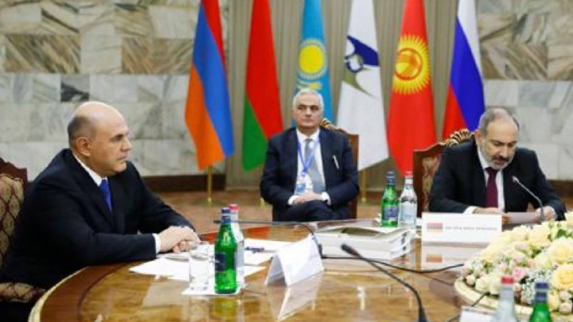 بدء المفاوضات بين أرمينيا وأذربيجان في موسكو