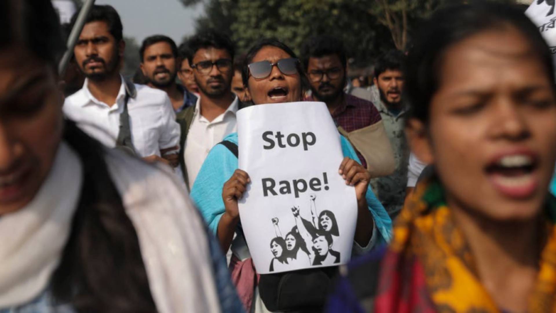 دعا المتظاهرون إلى استقالة وزير الداخلية