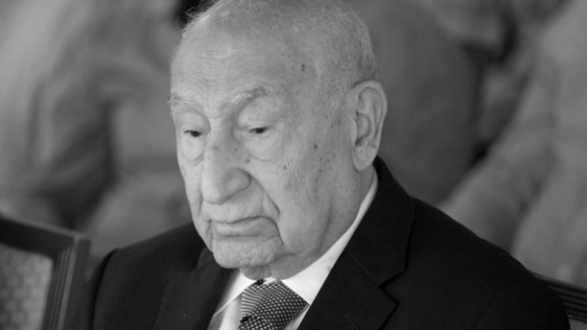 الوزير الأسبق وليد عصفور