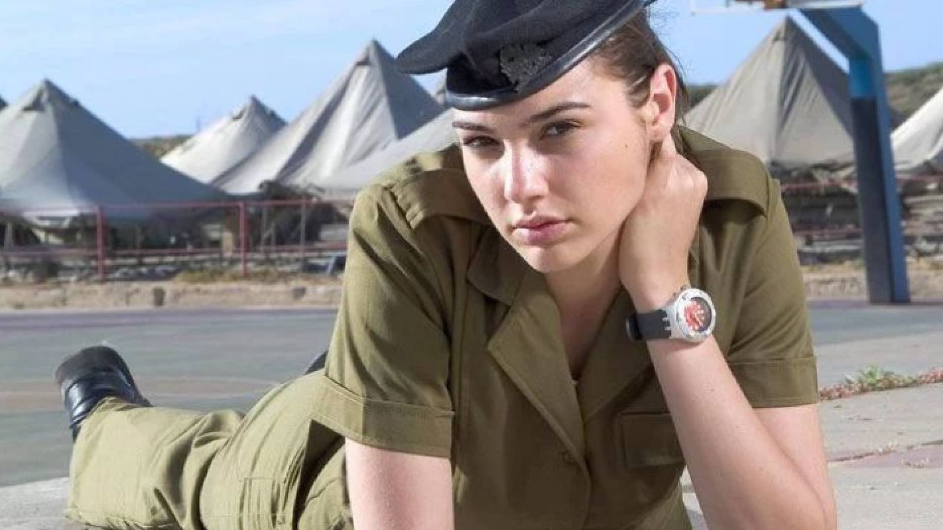 الممثلة العبرية جال جادوت