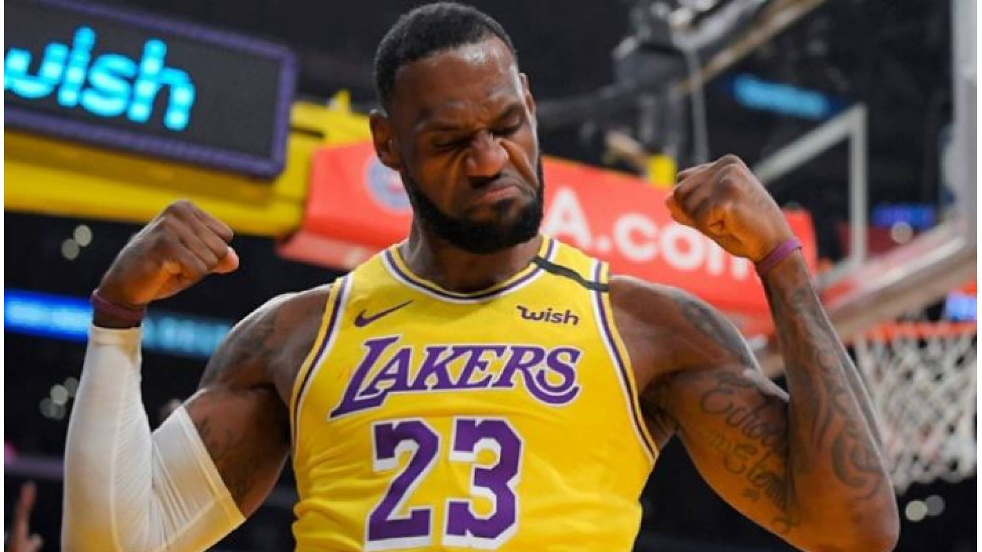 العملاق ليبرون جيمس