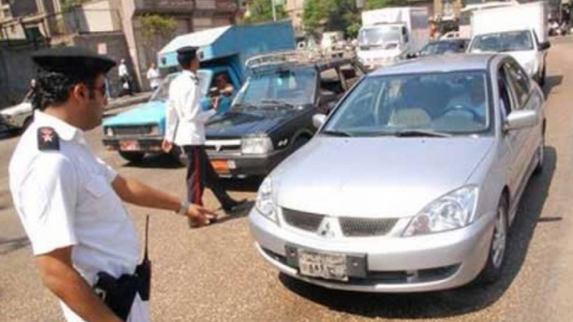 تبين أنهم يستقلون السيارة رقم( د ص أ 9431 ) ملاكي لانسر