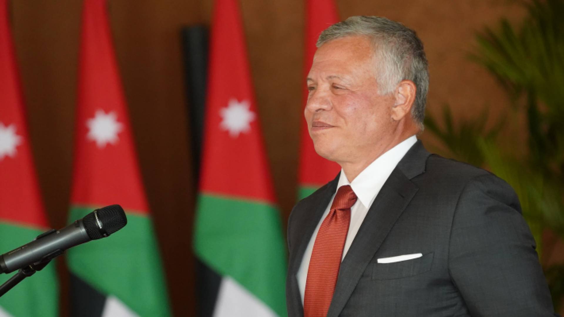 الملك يتقبل أوراق اعتماد عدد من السفراء