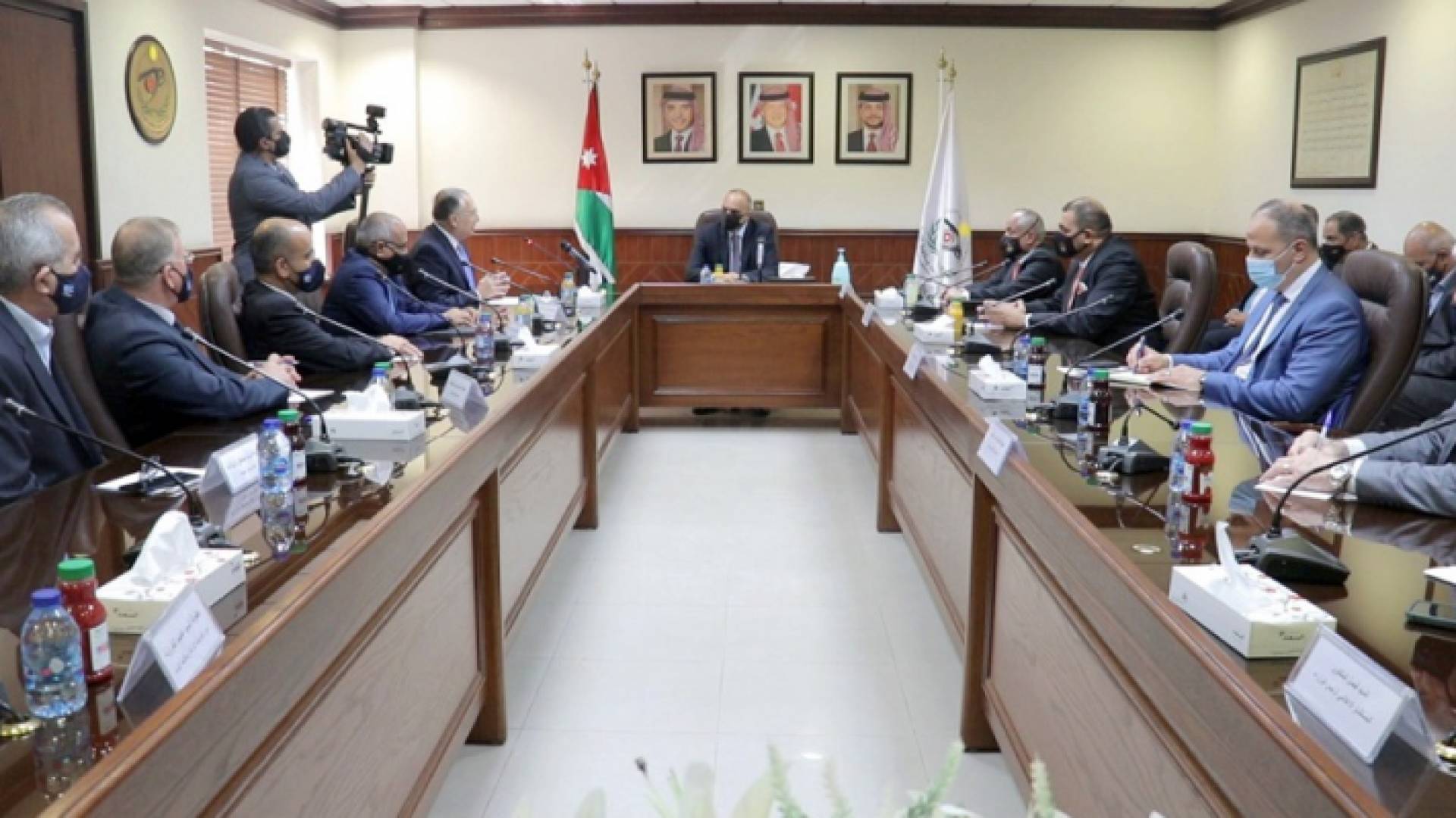 الخصاونة في زيارة هيئة مكافحة الفساد