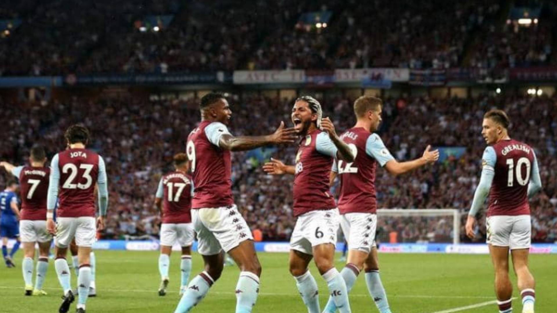 استون فيلا يواصل تحقيق المفاجآت في الدوري الانجليزي