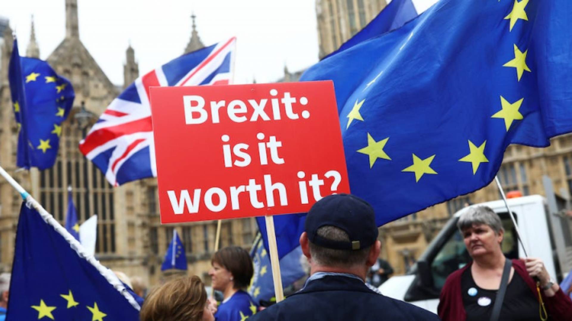 المملكة المتحدة تقول إن باب الاتحاد الأوروبي لا يزال مفتوحًا أمام الصفقة