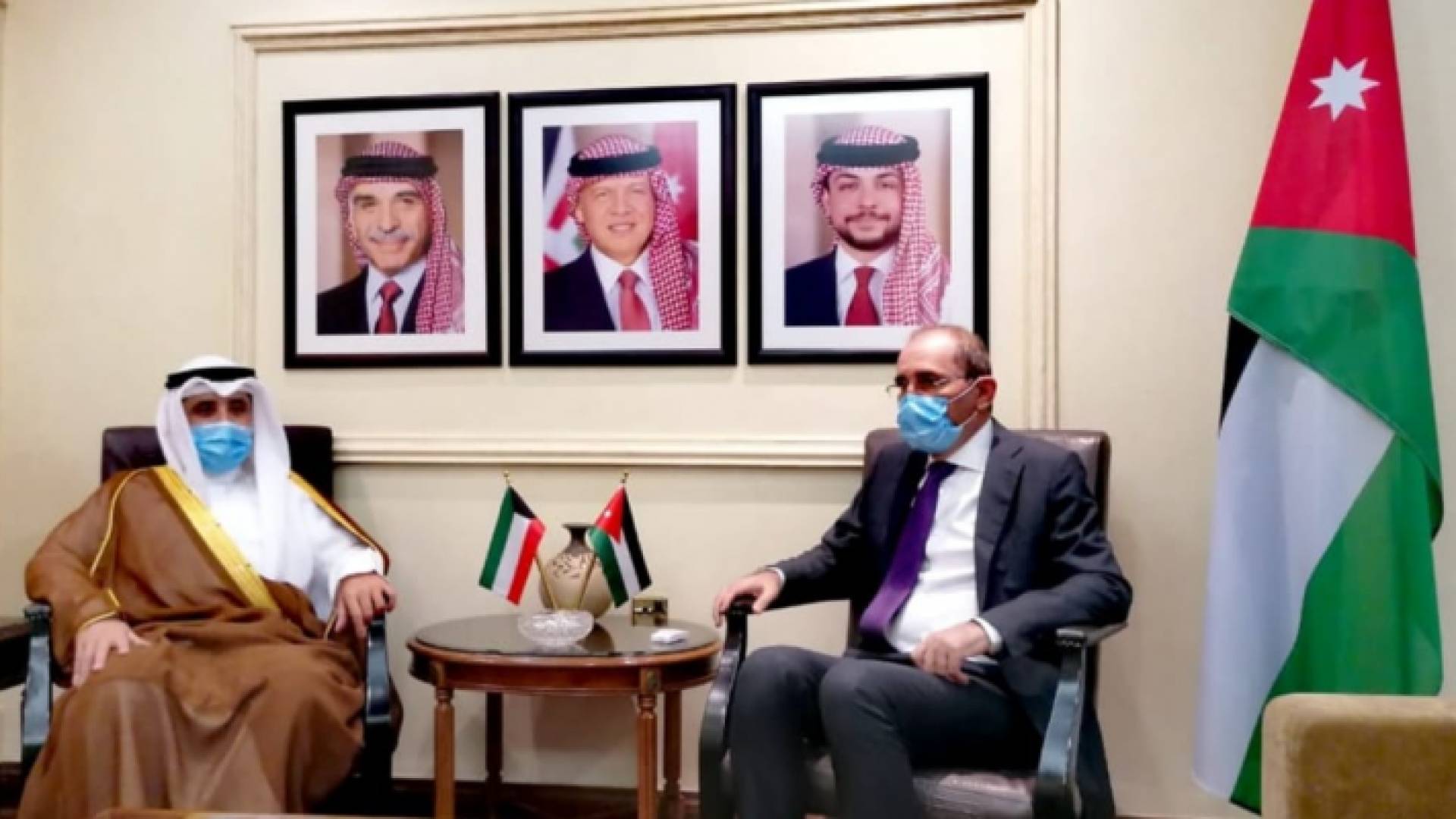 الصفدي يجري مباحثات مع نظيره الكويتي