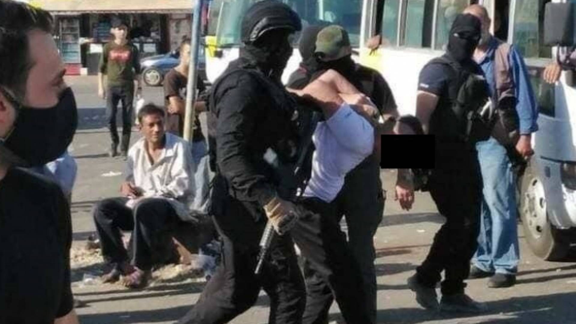 أحد المطلوبين الذين تم القبض عليهم