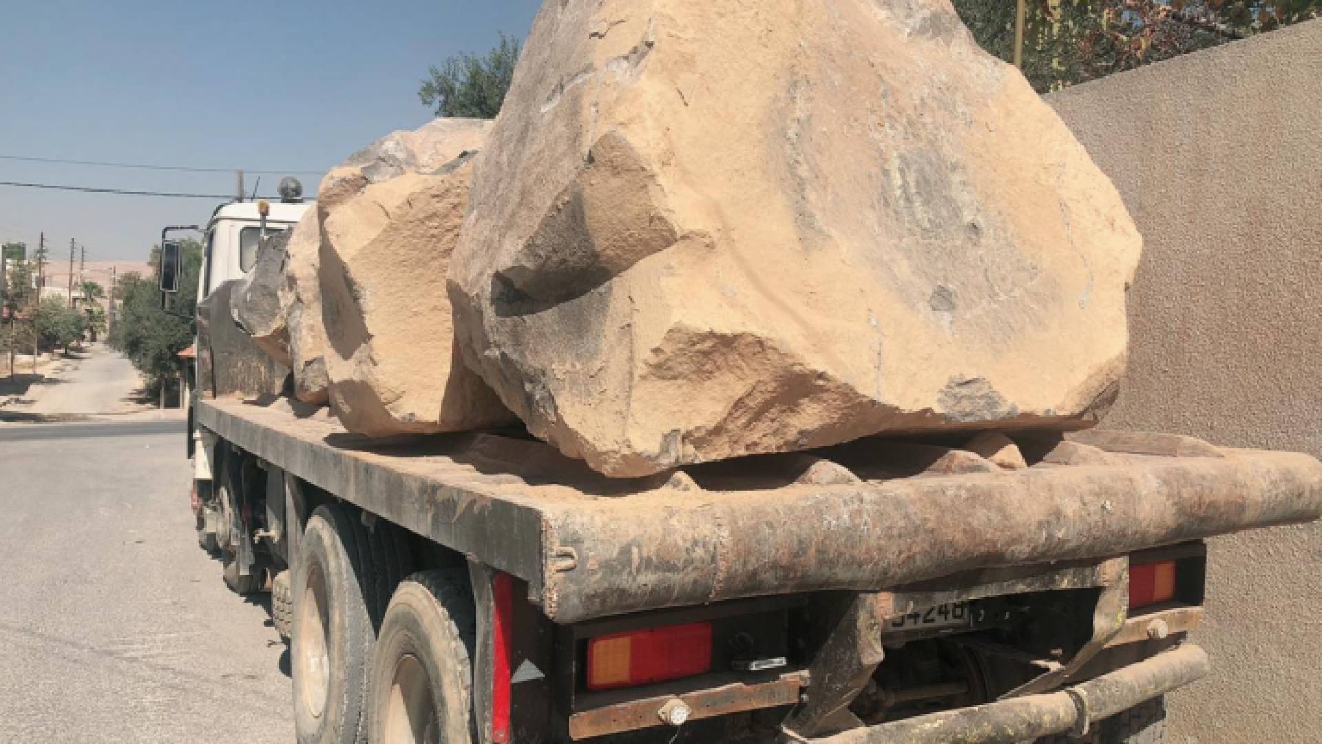 الشاحنة التي تم ضبطها