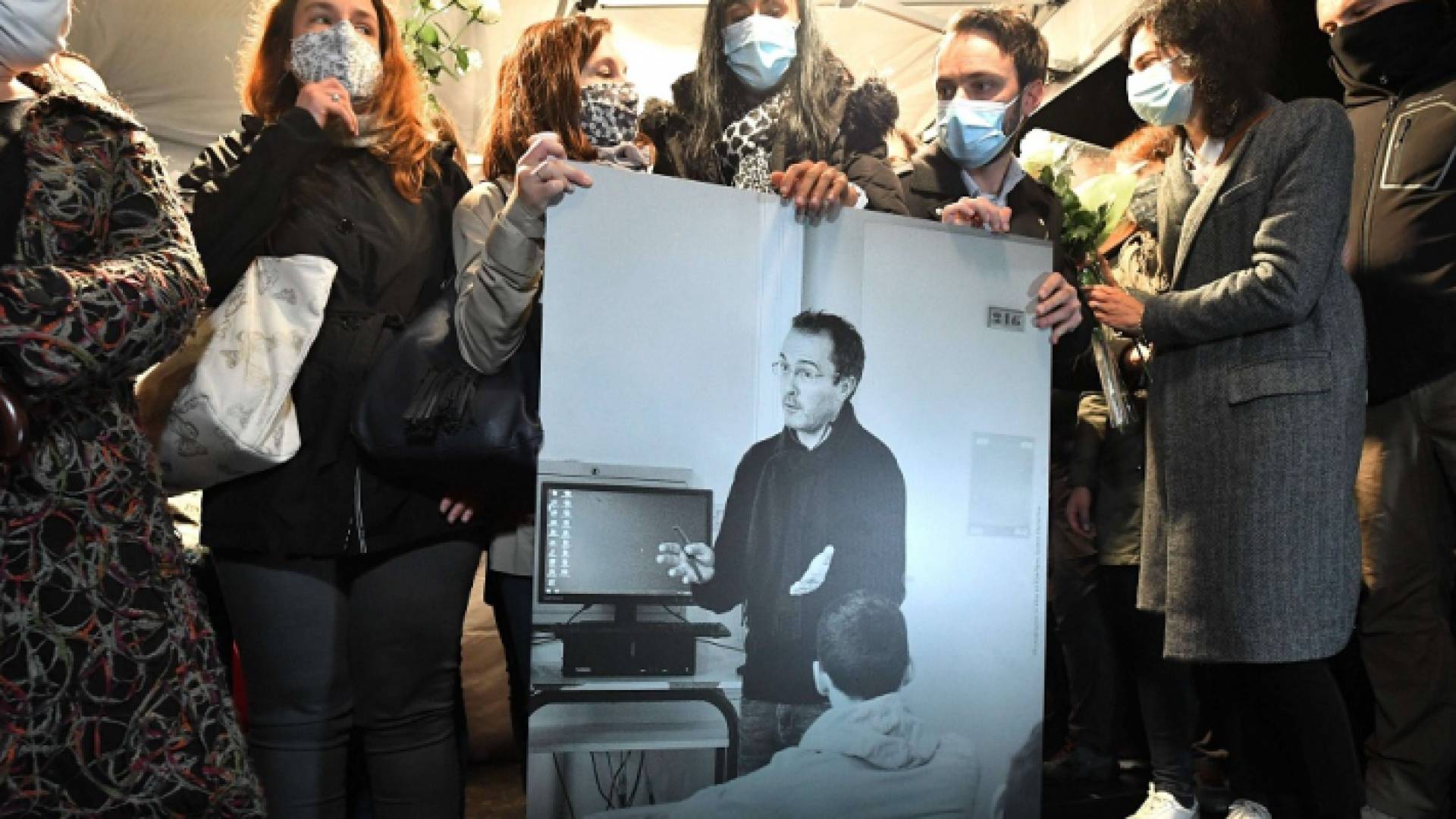 الجريمة راح ضحّيتها المدرّس صامويل باتي ذبحاً قرب باريس