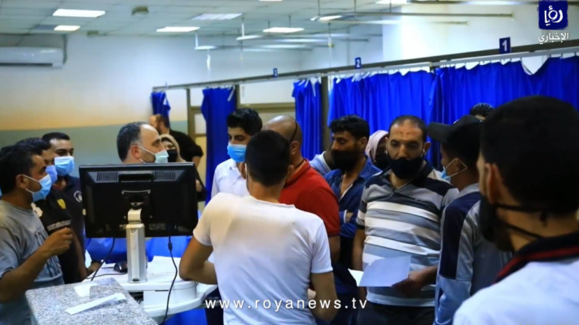 من المستشفى