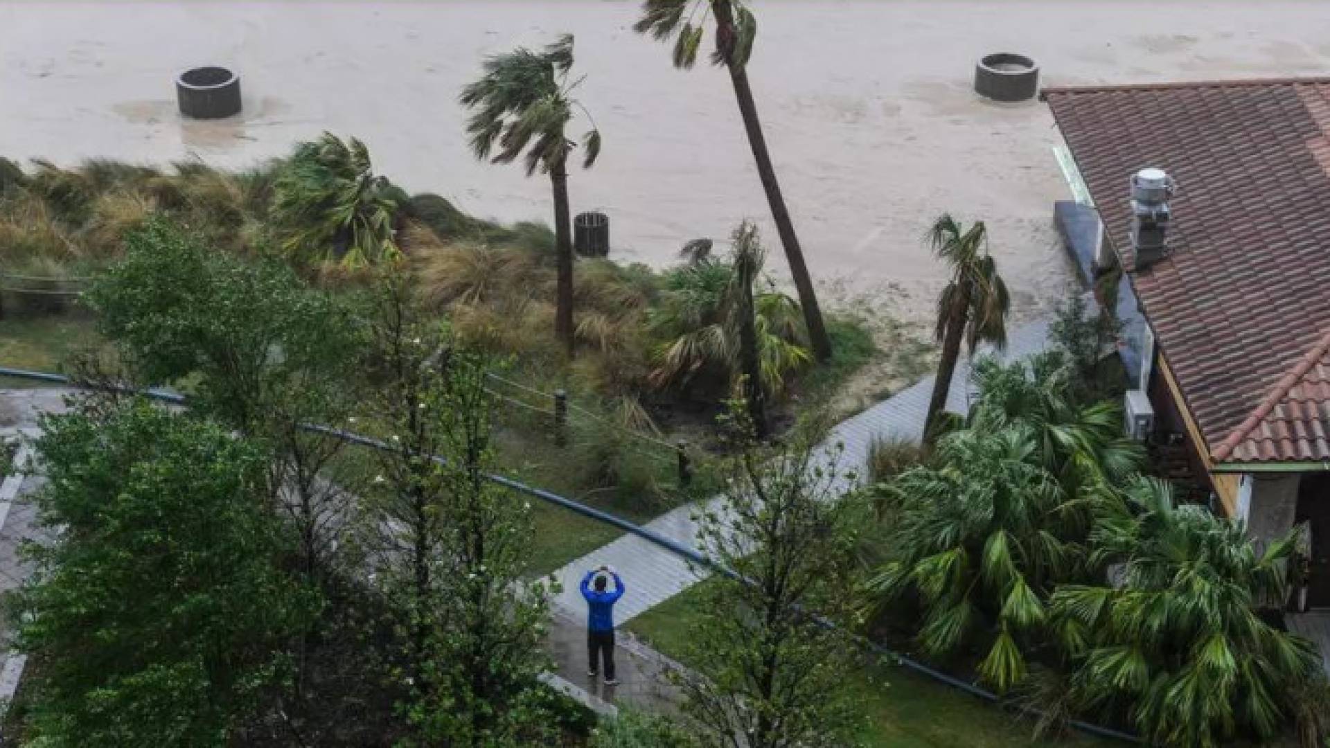 الرياح بلغت سرعتها 175 كلم/ساعة