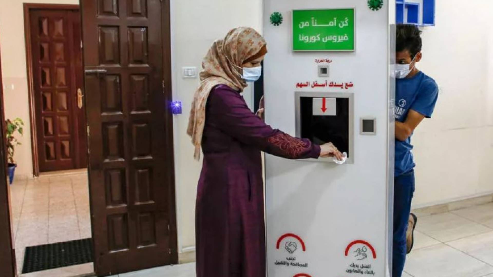 فلسطينية تطور جهاز تعقيم للوقاية من كورونا