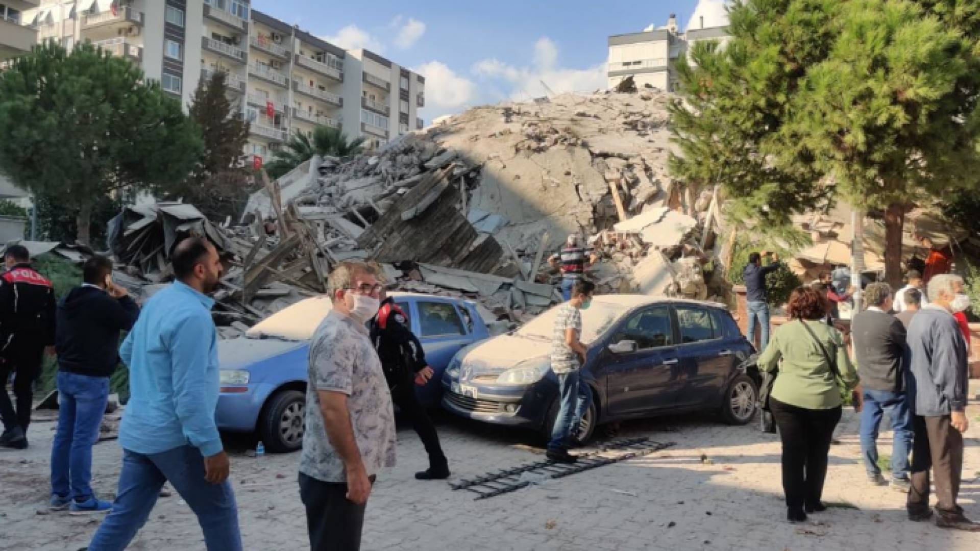 زلزال بقوة 6.6 درجات يضرب ولاية إزمير التركية