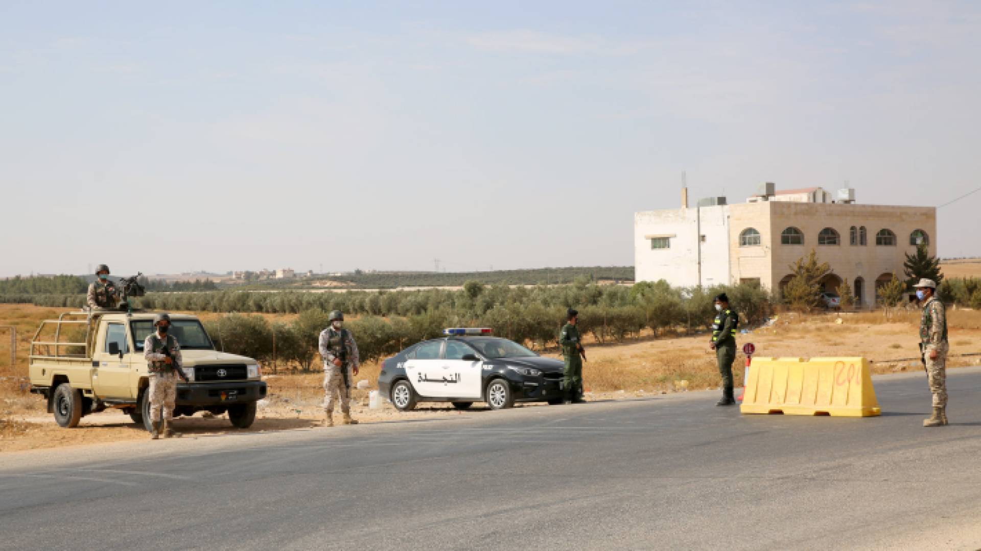 الجيش يواصل تنفيذ خطة فرض الحظر الشامل بكافة محافظات الأردن