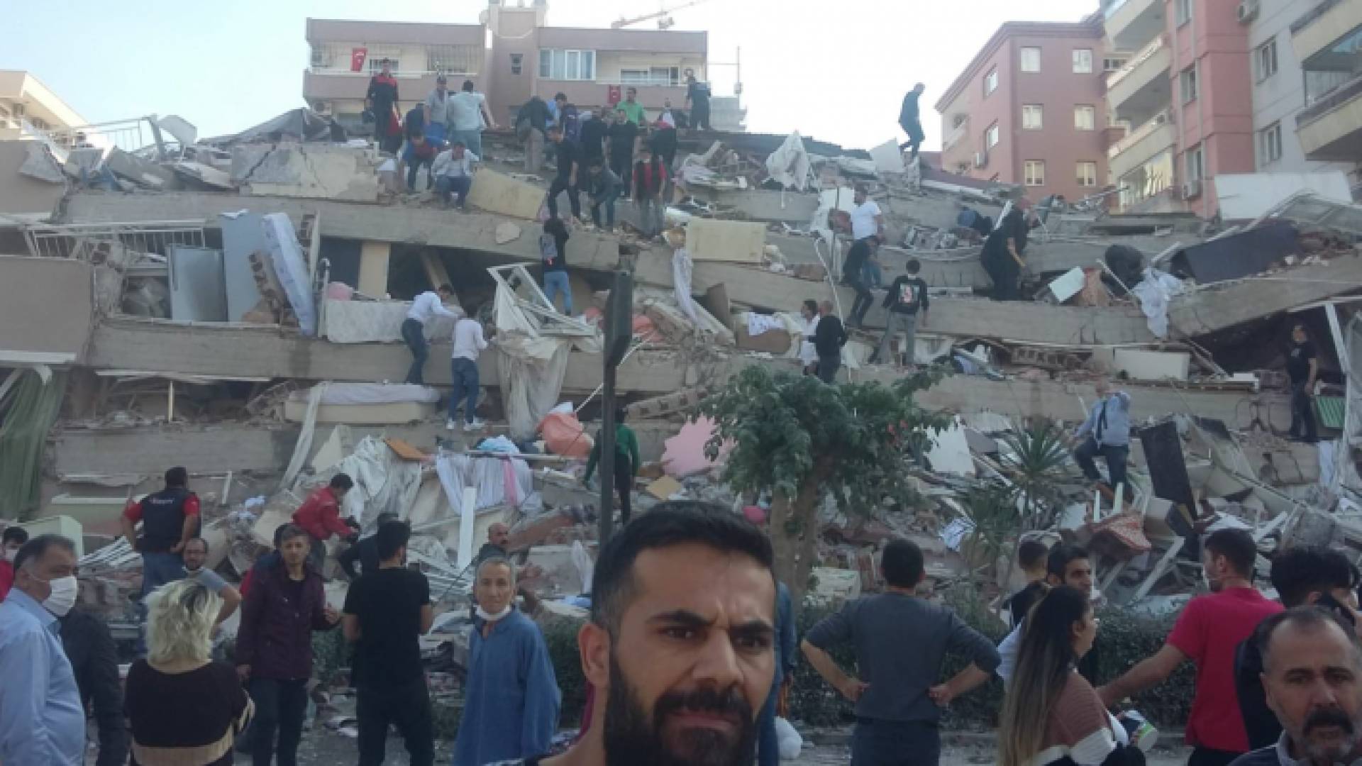 الزلزال أحدث دمارا كبيرا