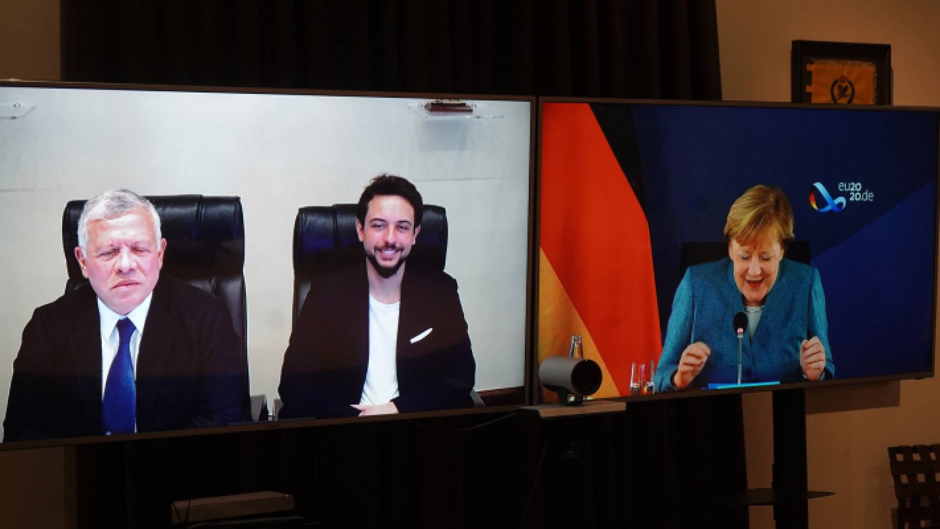 الملك يتلقى اتصالا من المستشارة الألمانية