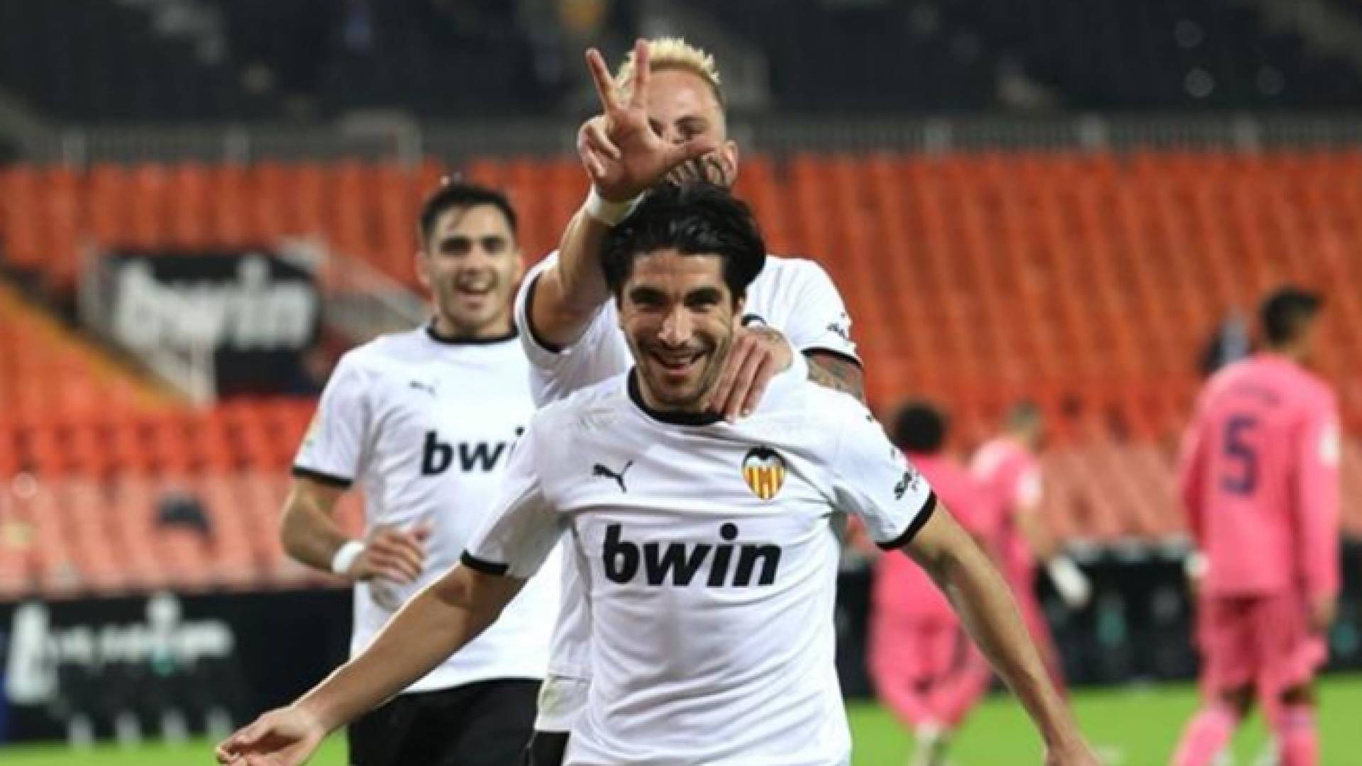 فالنسيا يهزم ريال مدريد