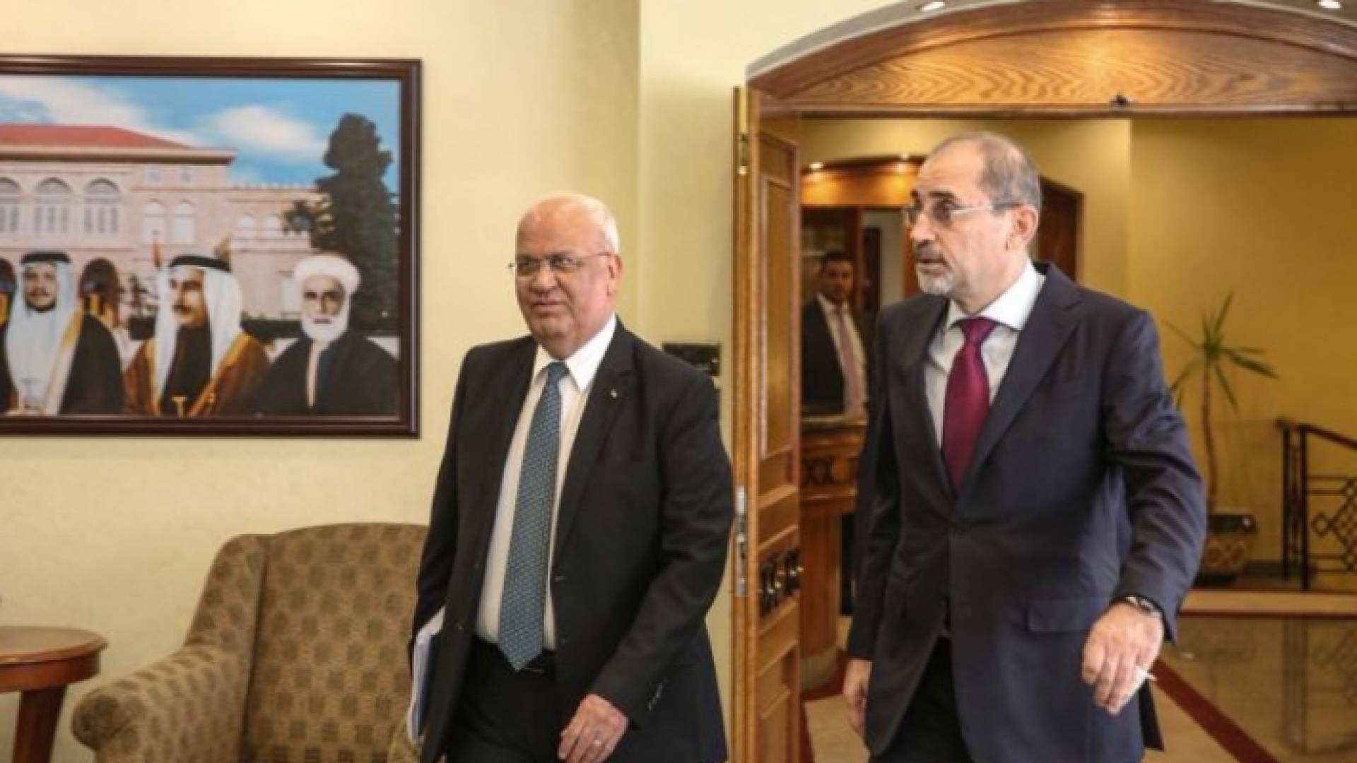 الصفدي يعزي بعريقات