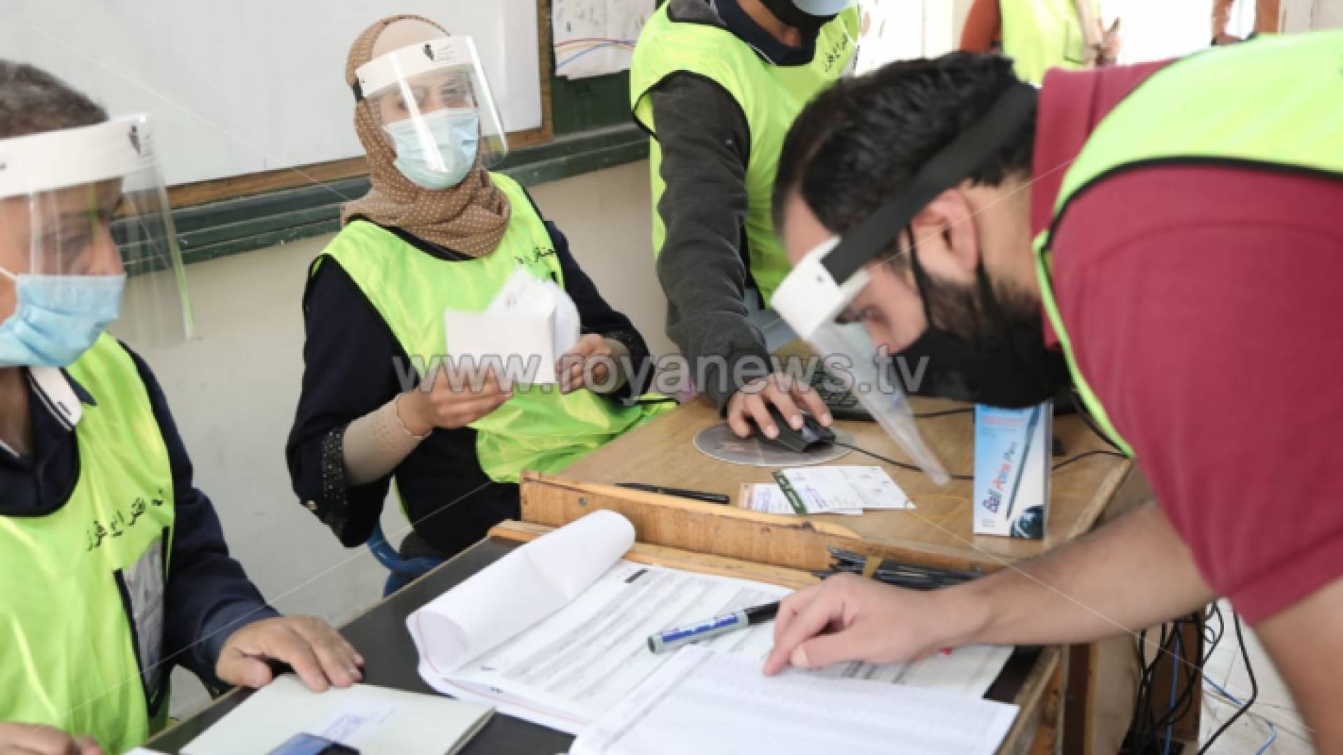 إحالة مصاب بكورونا إلى المدعي العام إثر حضوره لمركز اقتراع