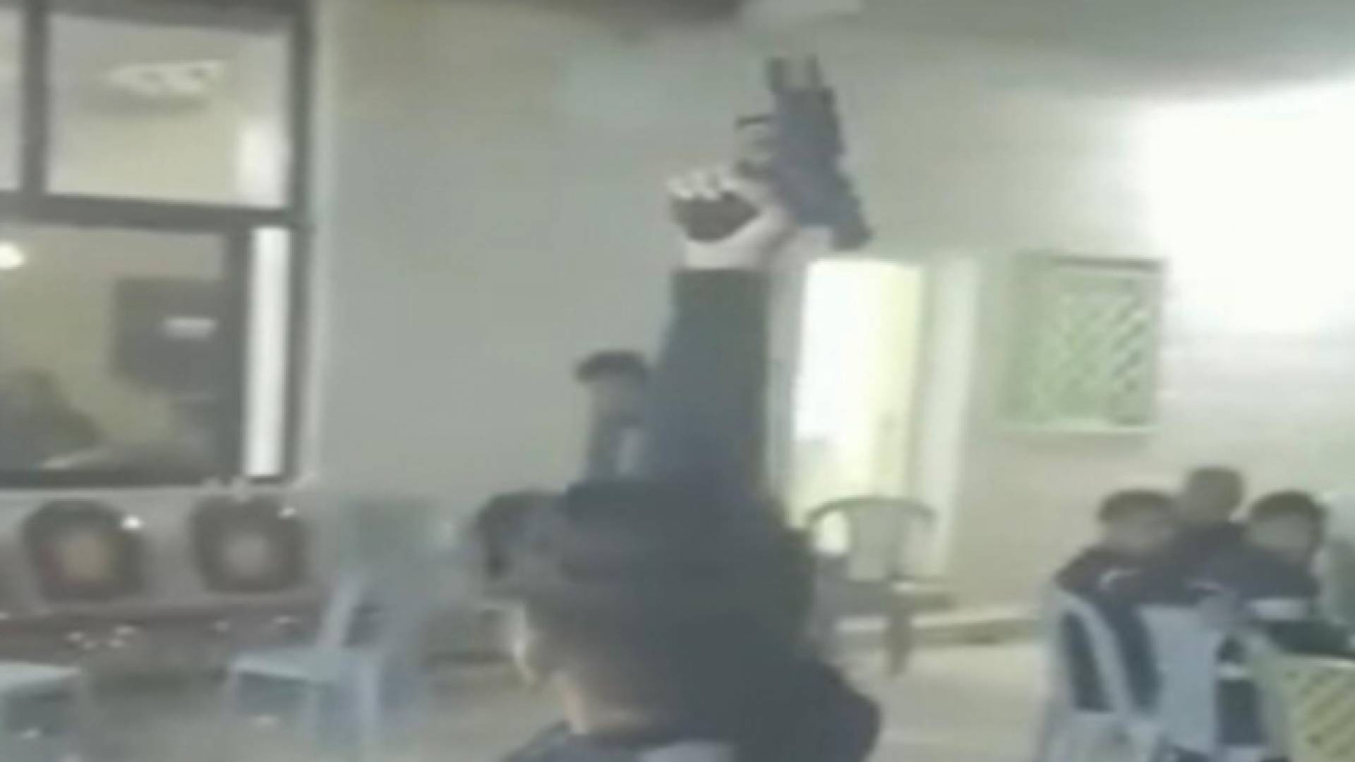 الأمن: ضبط والد طفل سمح له باطلاق عيارات نارية في المفرق