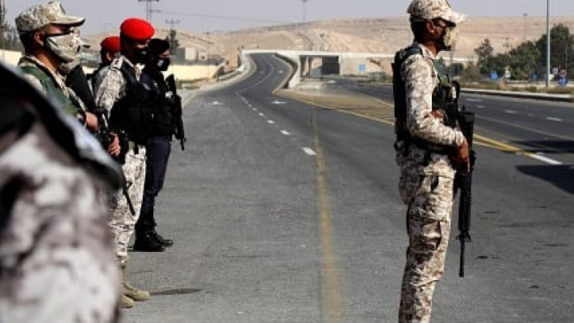 الجيش ينفيذ خطة فرض الحظر الشامل في الأردن