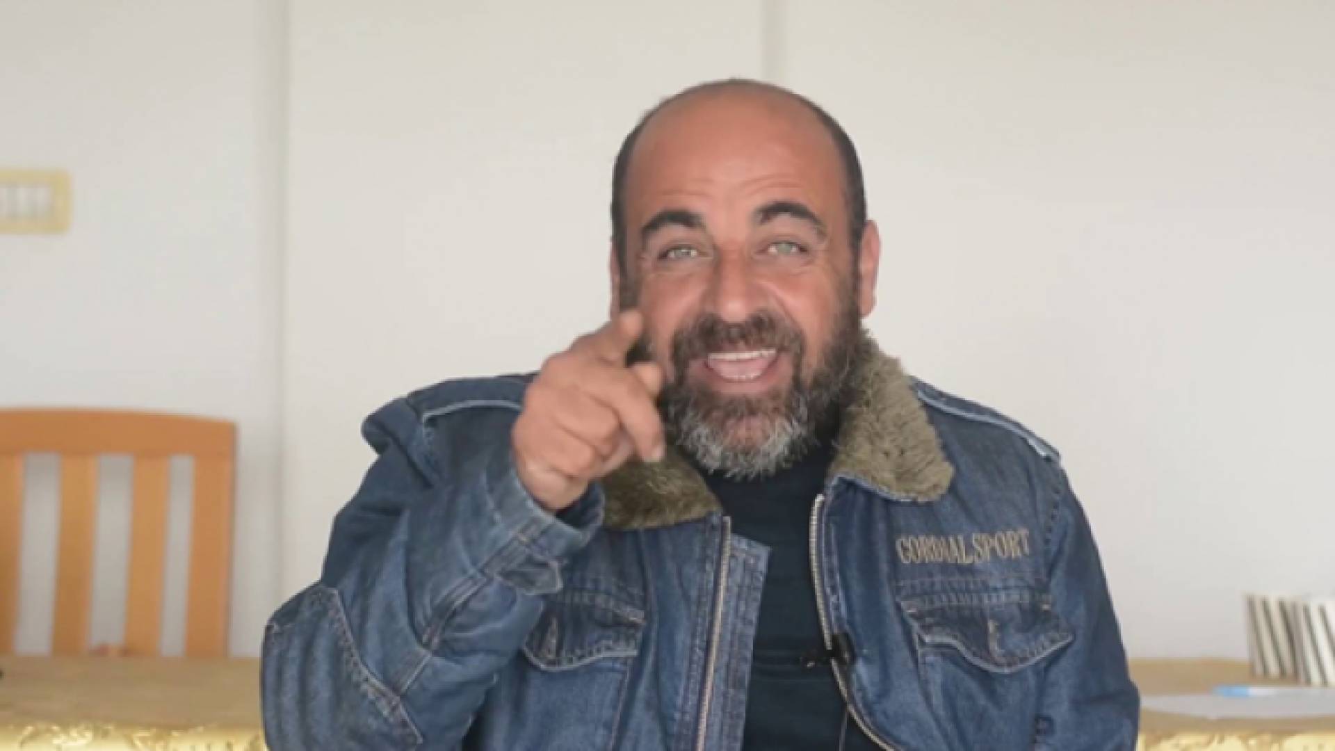 الناشط السياسي نزار بنات