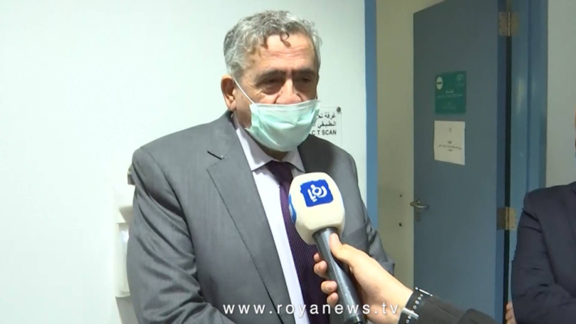 وزير الصحة في يتفقد مرضى كورونا في مستشفى الجاردنز