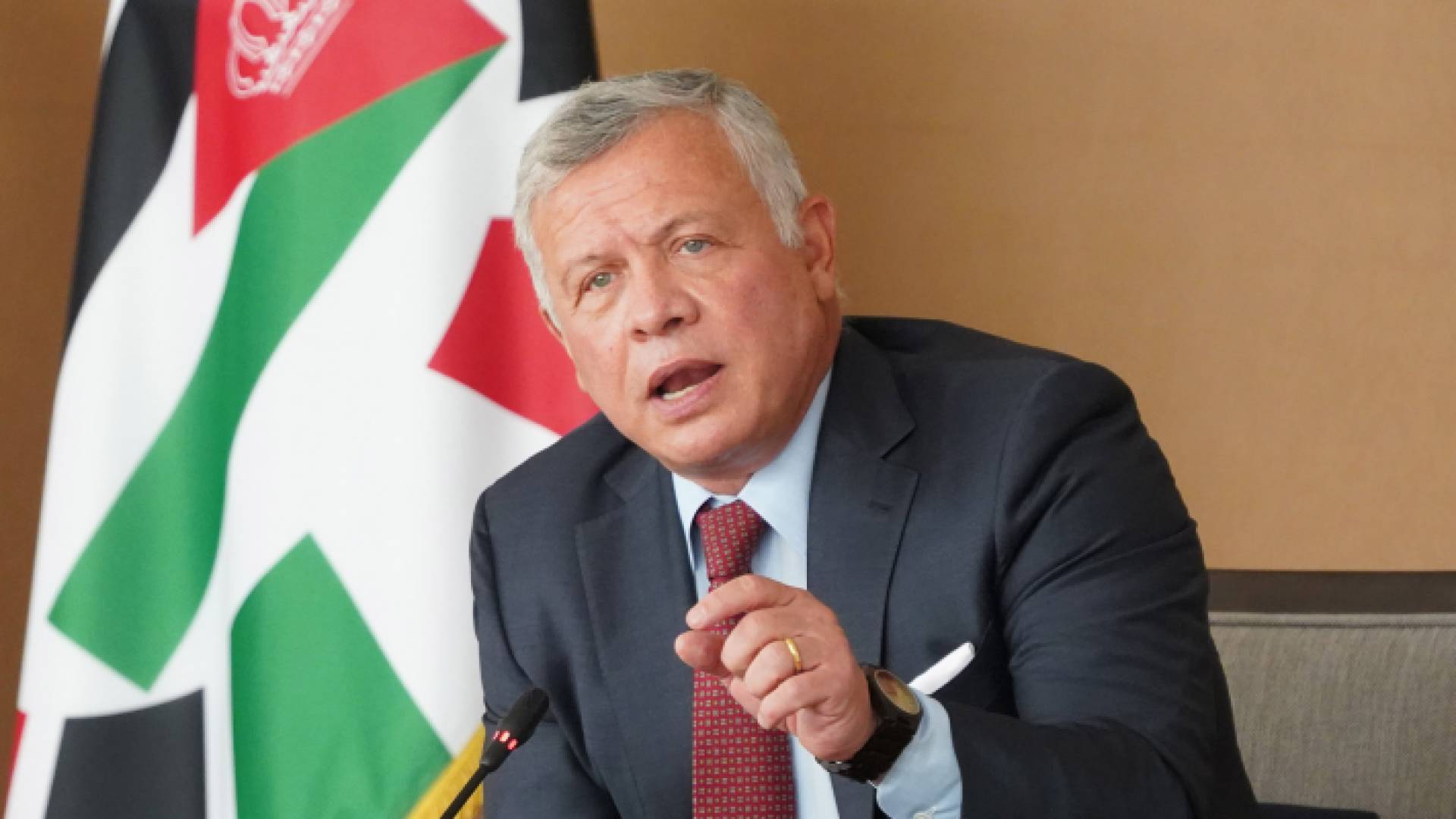 الملك يؤكد خلال لقائه شخصيات من محافظات الجنوب اعتزازه وفخره بالعشائر الأردنية