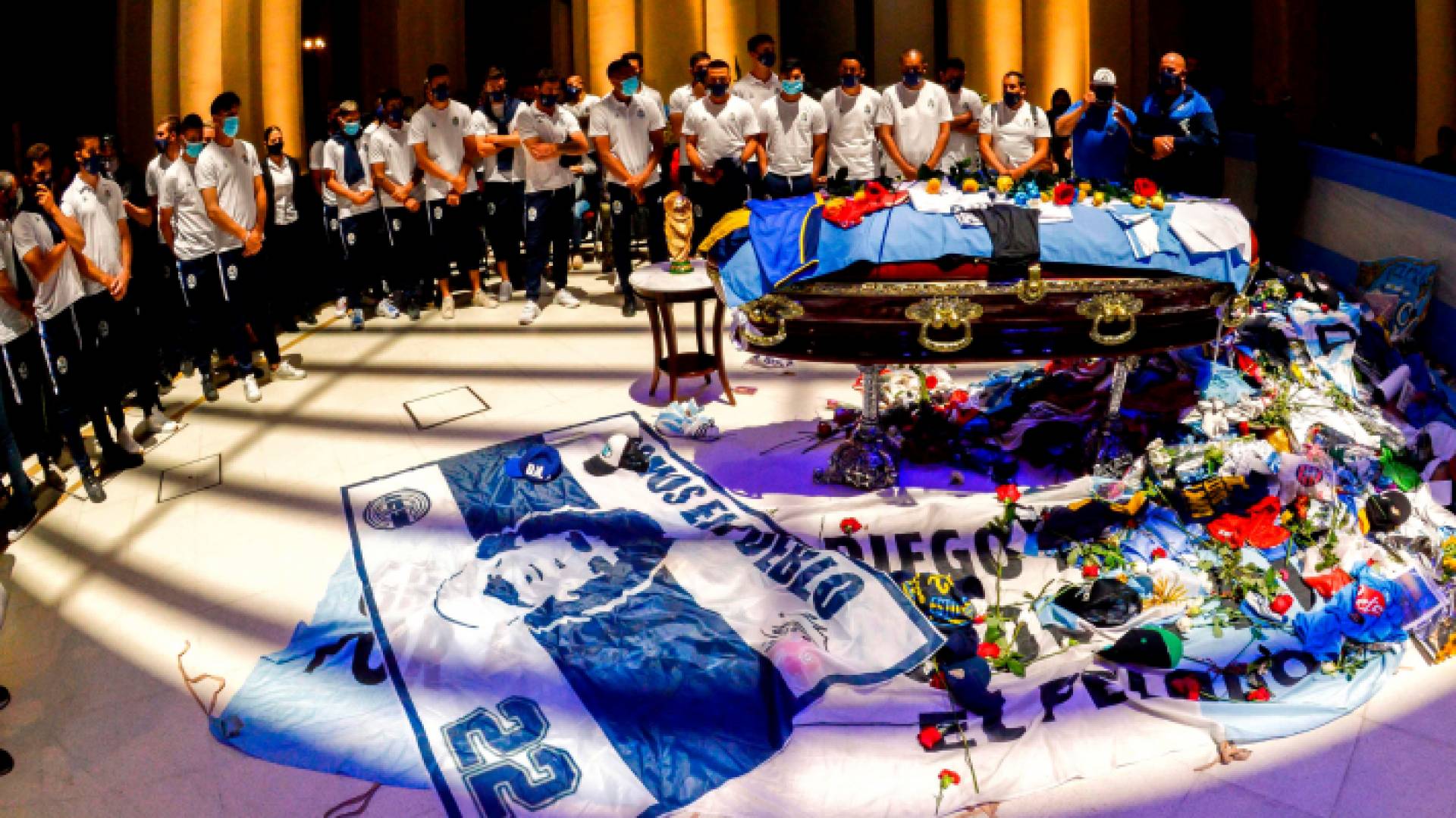 خلال توديع دييغو مارادونا