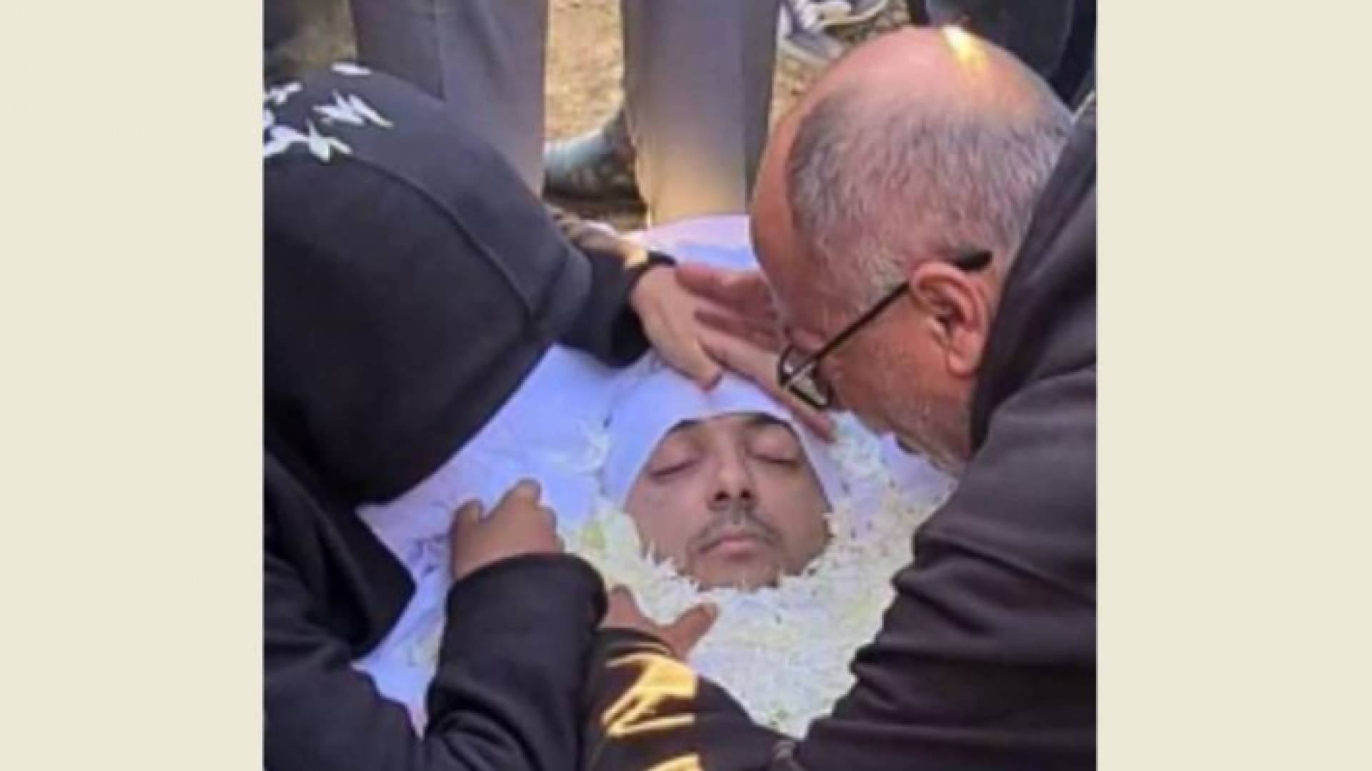 جانب من تشييع جثمان الشاب نبيل خشان